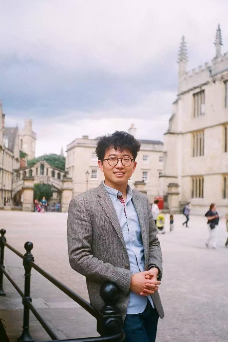 Portrait of Miao Meng (苗萌) at the University of Oxford
